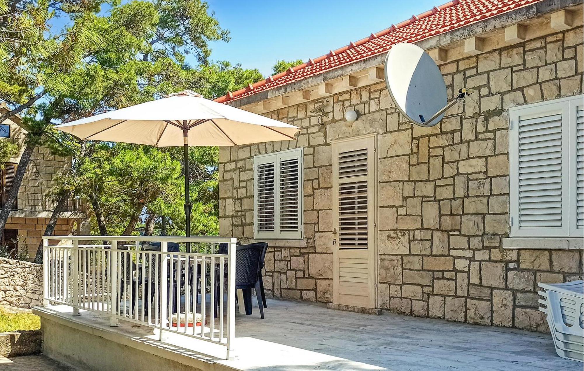 Amazing Apartment In Lumbarda With Kitchen Dış mekan fotoğraf